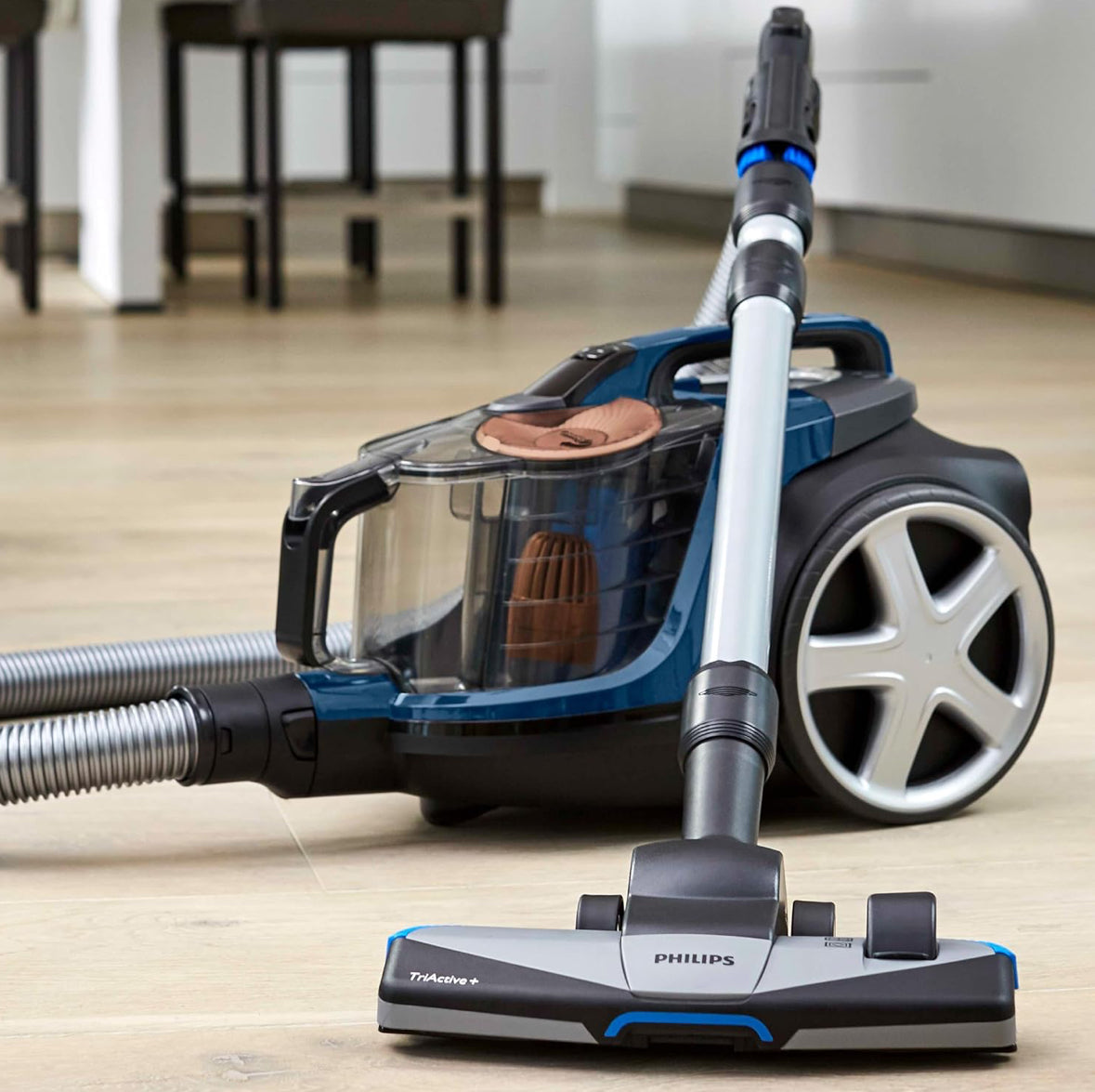 Philips PowerPro Expert Beutelloser Staubsauger – Kompakt, 900-W-Motor, PowerCyclone 8 Technologie für starke Saugleistung