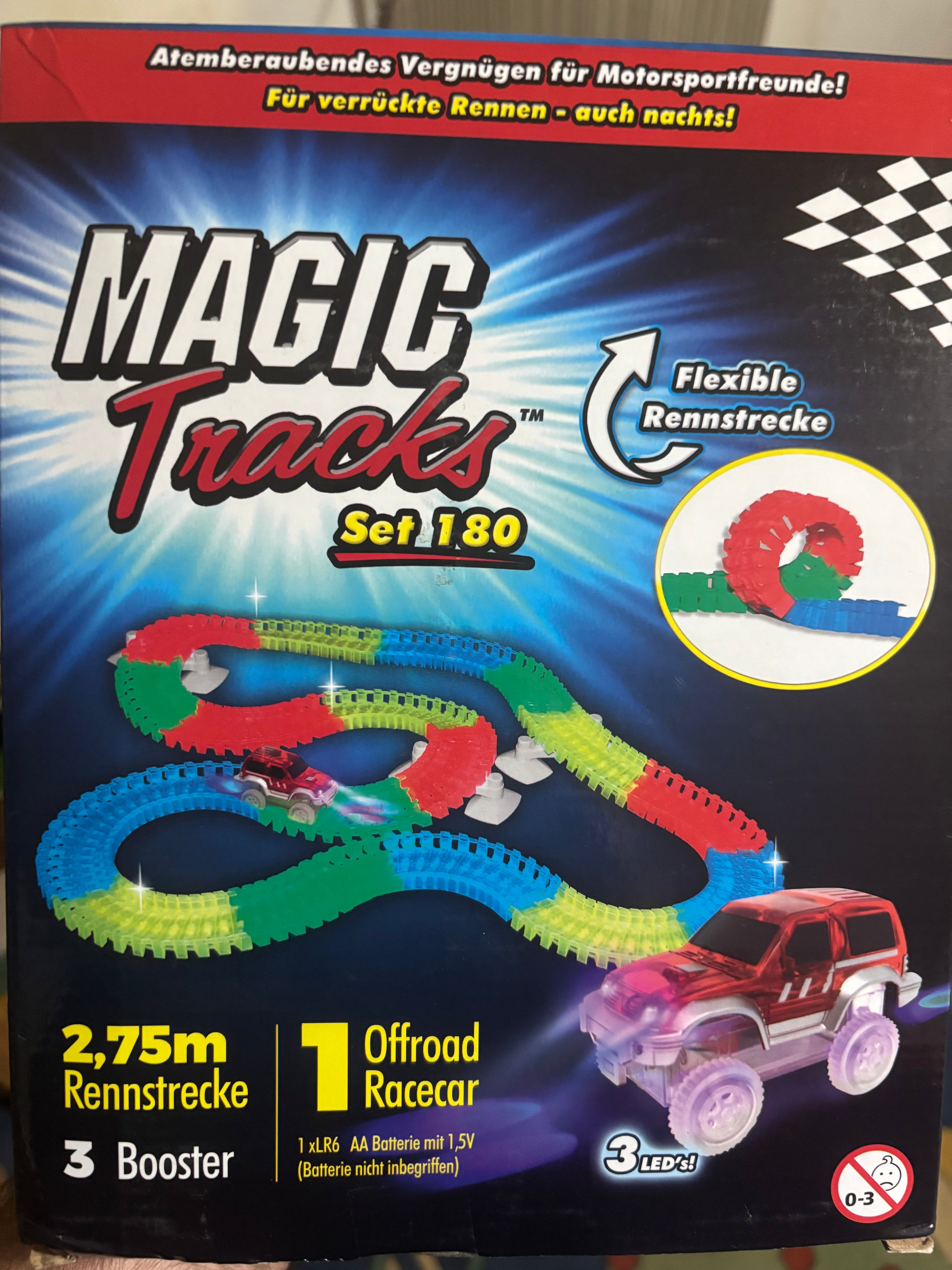 Magic Tracks Set 180 inkl. 1x Auto Spielzeug Motorsport LED flexibel