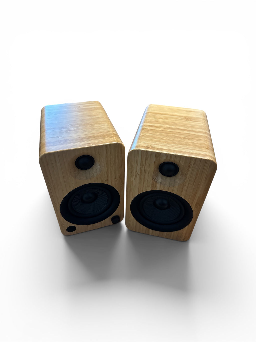 Aktiv-Lautsprecher der Firma Kanto Yu4 , HiFi, Bluetooth, Bambus , 1 Paar, Retoure in neuwertigem Zustand