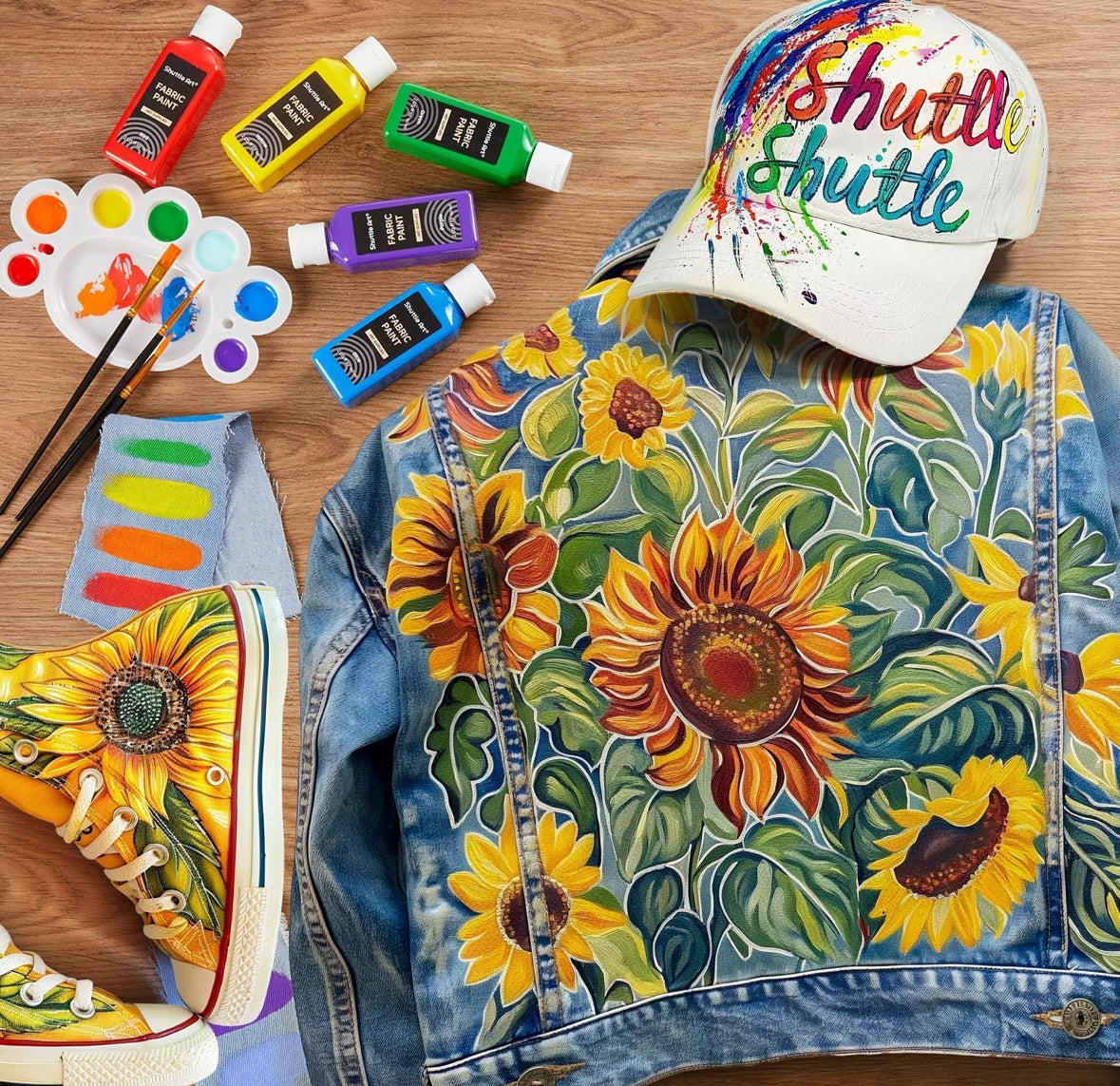 Shuttle Art 24 textilfarben waschmaschinenfest, Stoffmalfarben waschfest kinder in Flaschen (je 60 ml) mit Pinseln, Vorlagen, wasserfeste Stofffarben für Erwachsene, Kinder auf T-Shirt, Schuhe, Jeans