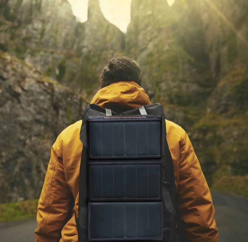 Solar Powerbank der Firma Yard Force Model: LX PB21 mit 21 W, Farbe grau, Zustand: Unbenutzt (Verpackung geöffnet)