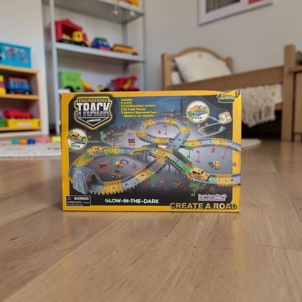 Autorennbahn Glow in the dark, Zustand: Unbenutzt (Verpackung geöffnet)