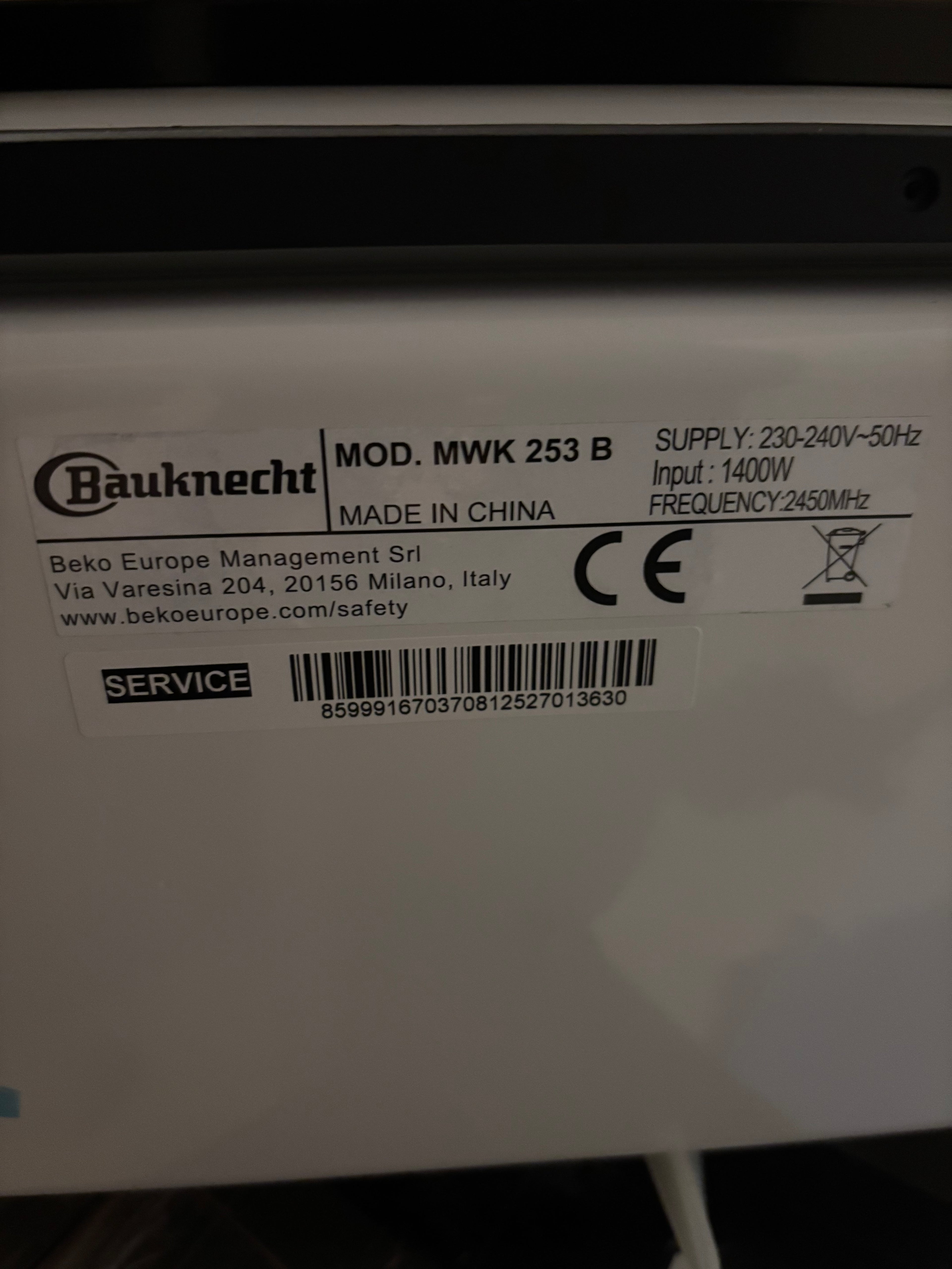 Bauknecht MWK 253 B Mikrowelle/ 25 l Garraum/Automatikprogramme/Schmelzfunktion/Kombination Grill und Mikrowelle/Schnellstart-Funktion (Rapid-Start)/ RapidDefrost Auftaufunktion/Warmhaltestufe
