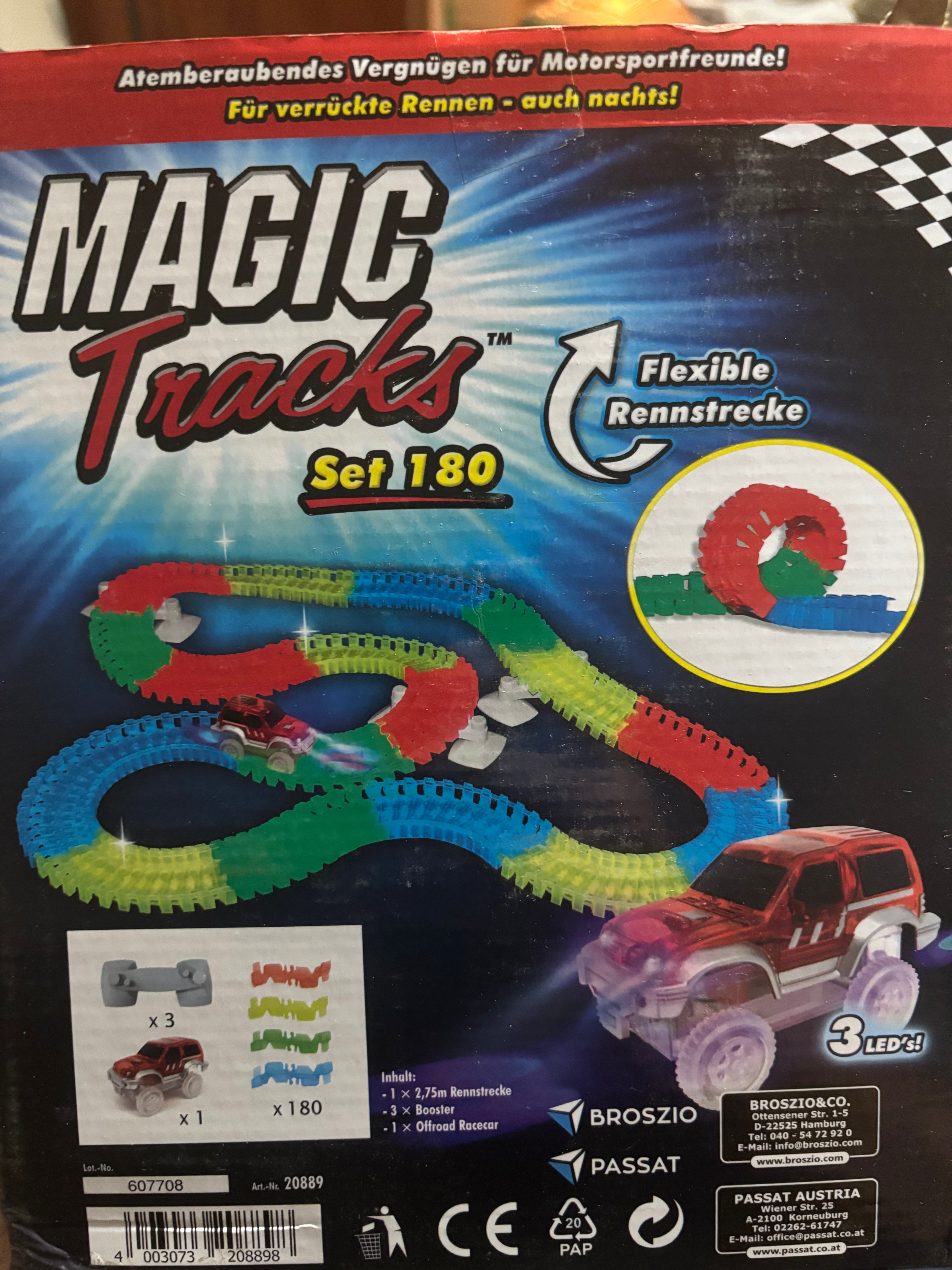 Magic Tracks Set 180 inkl. 1x Auto Spielzeug Motorsport LED flexibel